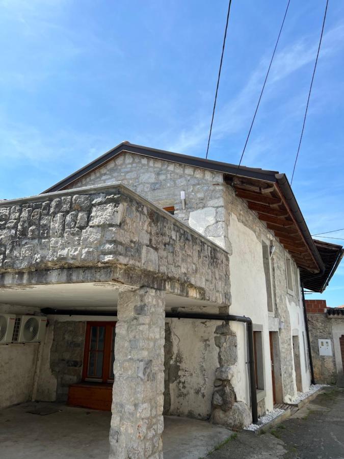 Guesthouse 45 Dutovlje Exteriör bild