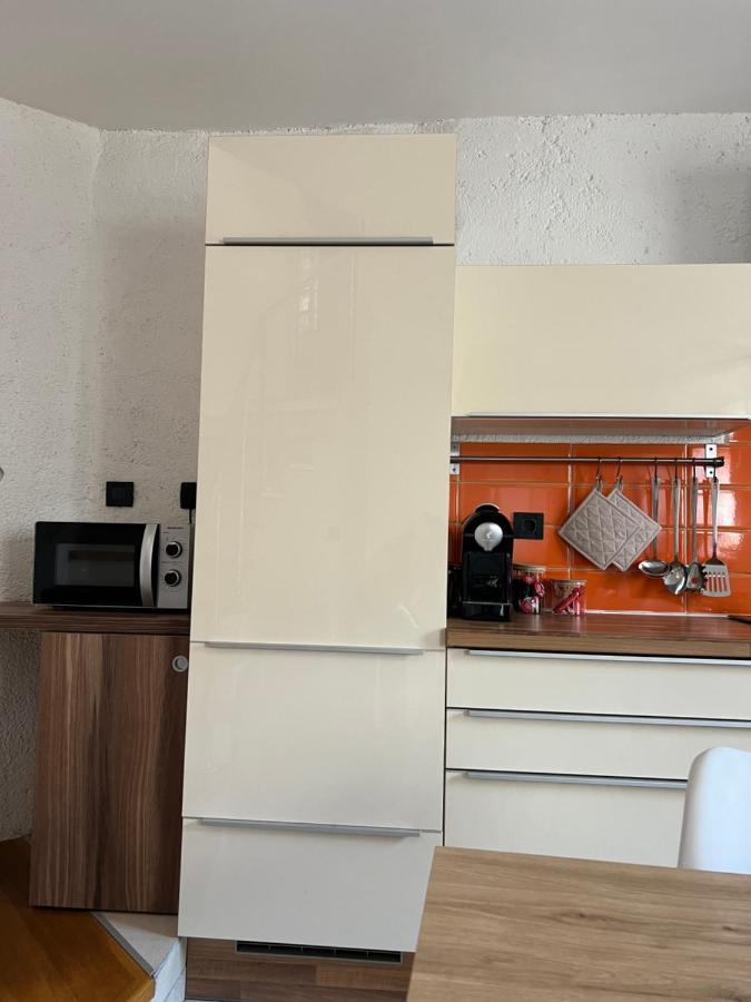 Guesthouse 45 Dutovlje Exteriör bild